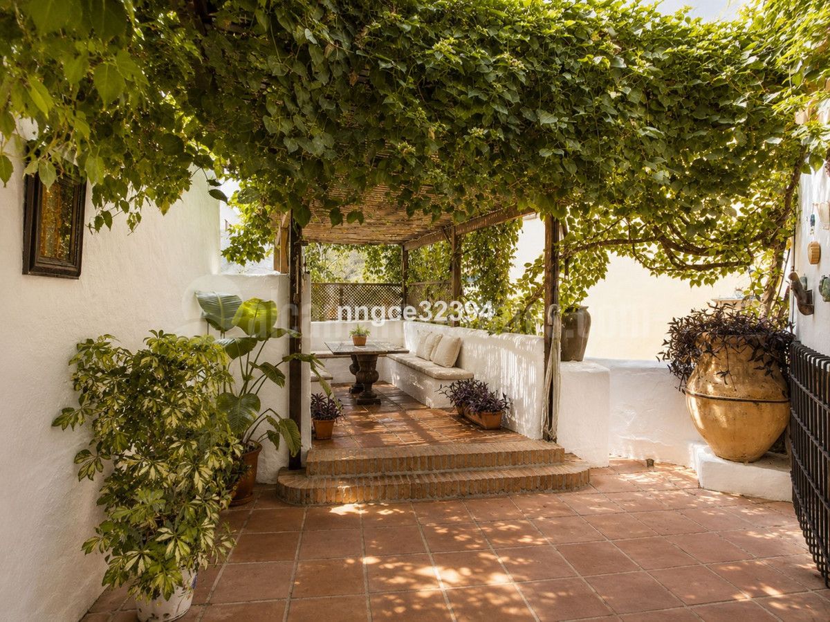 Villa in Benahavis Centro, Benahavis