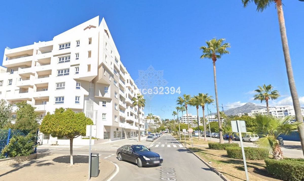 Apartment in Nueva Andalucia, Marbella