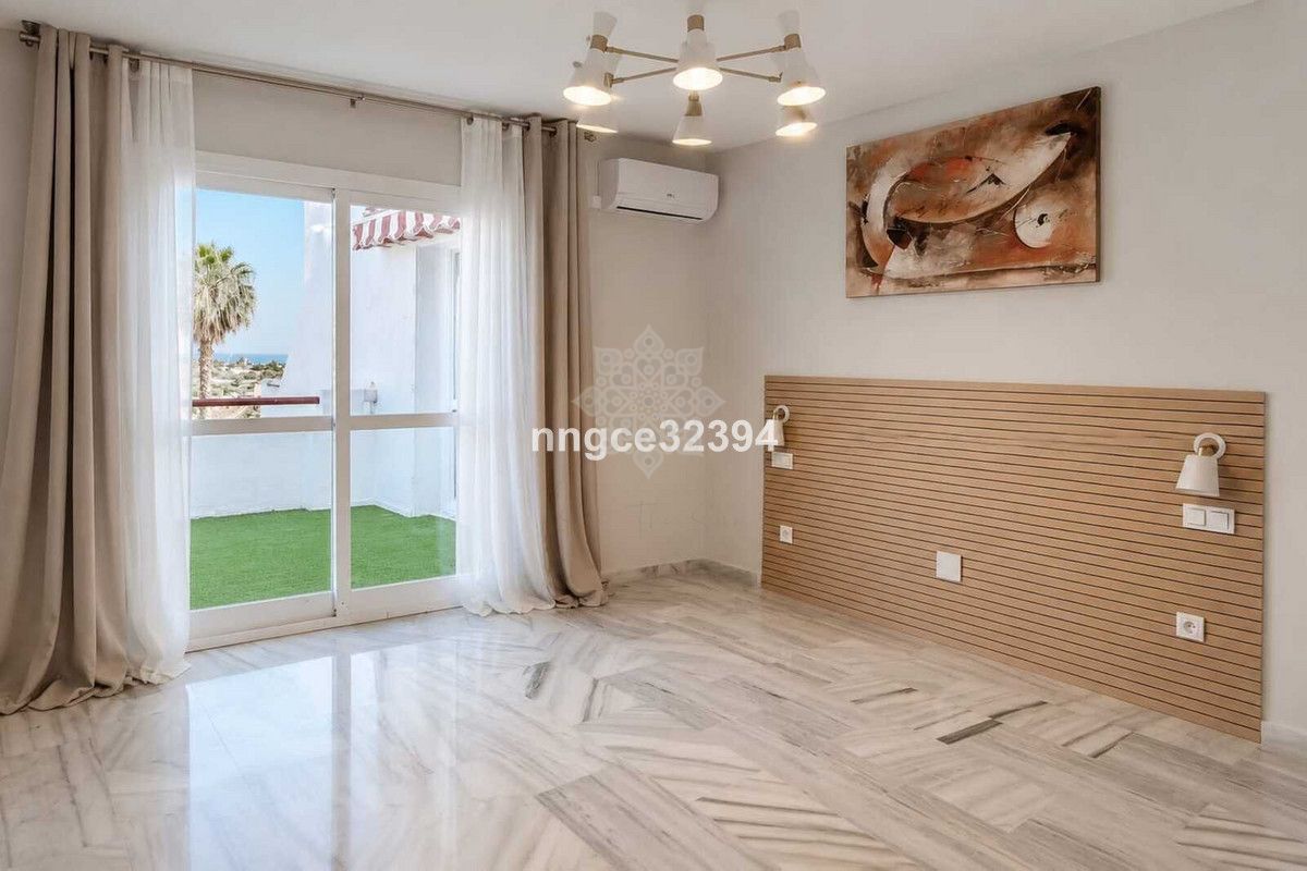 Duplex Penthouse in New Golden Mile, Estepona