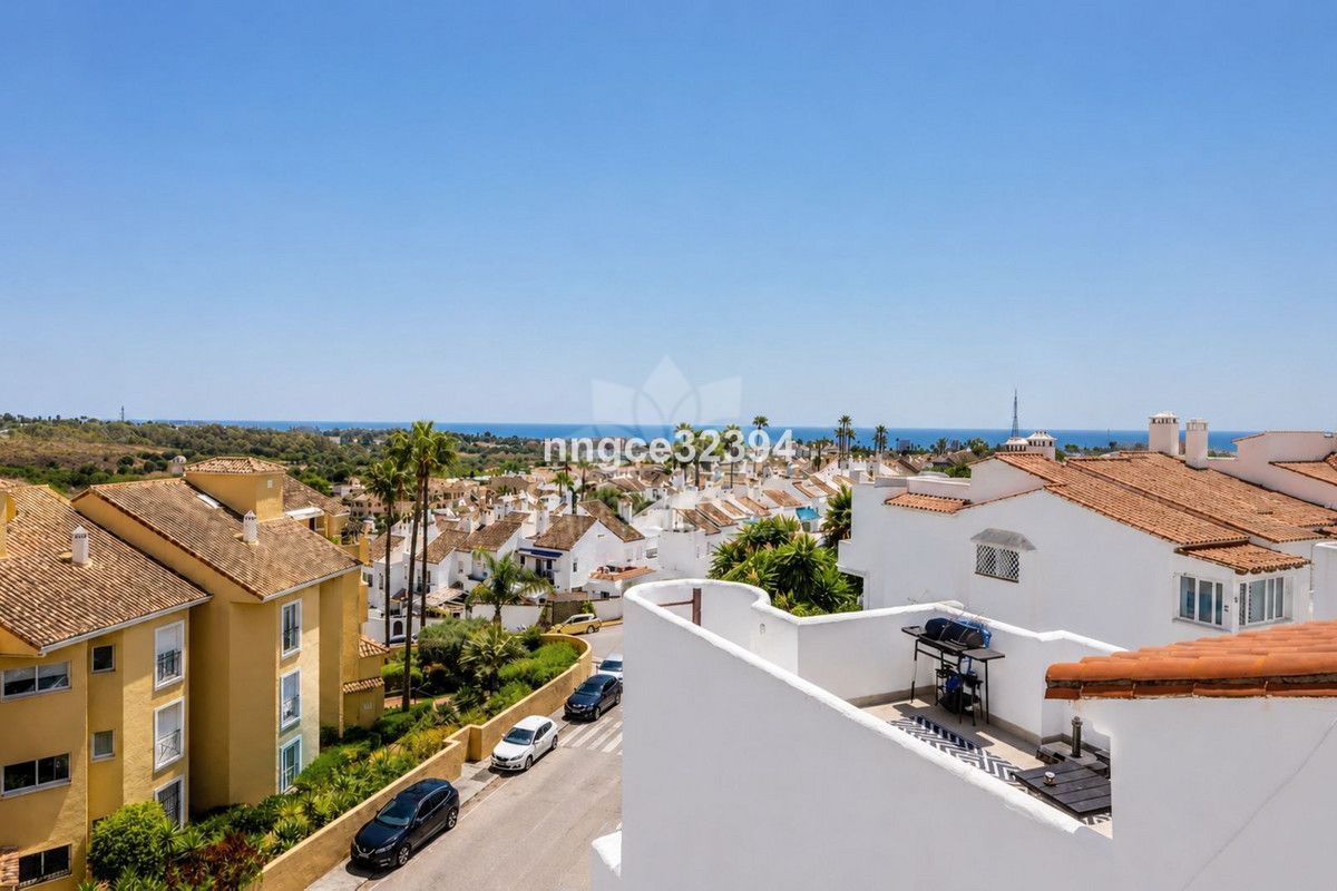 Duplex Penthouse in New Golden Mile, Estepona