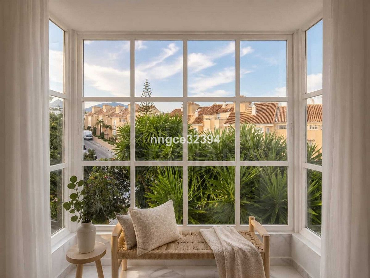 Duplex Penthouse in New Golden Mile, Estepona