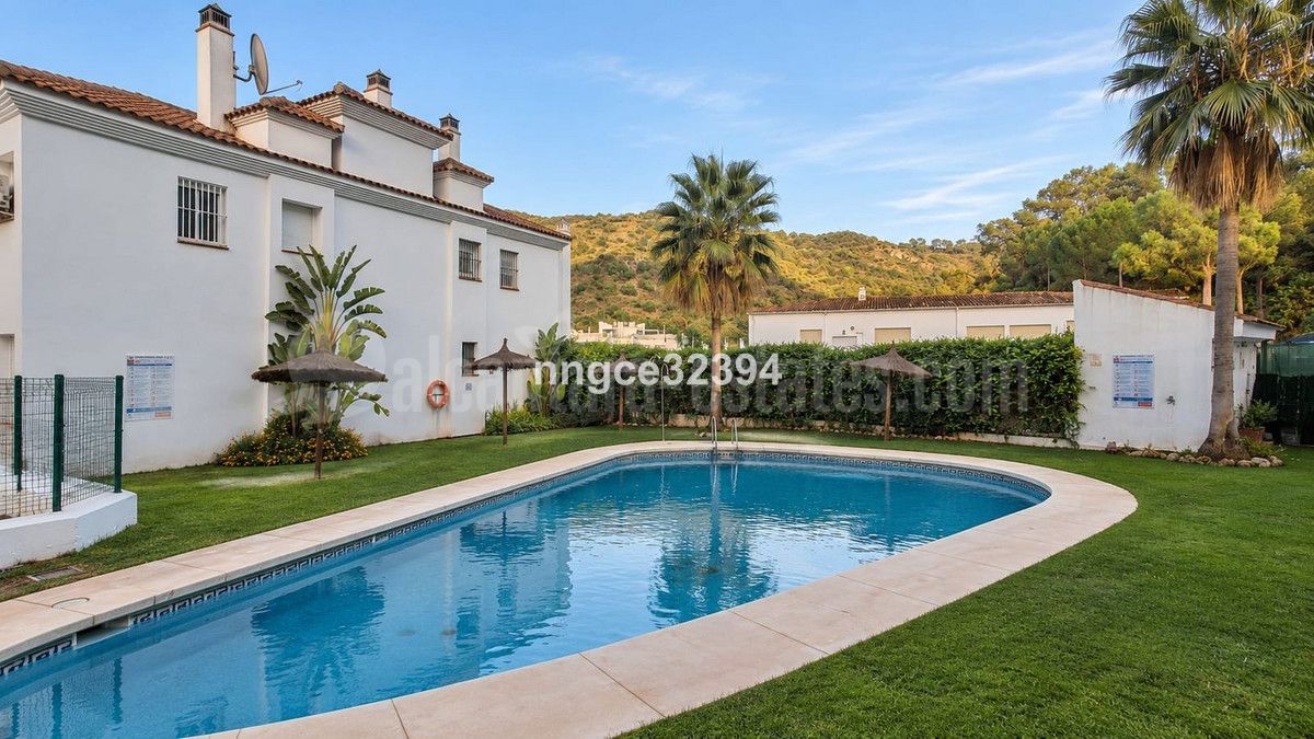 Ground Floor Apartment in Benahavis