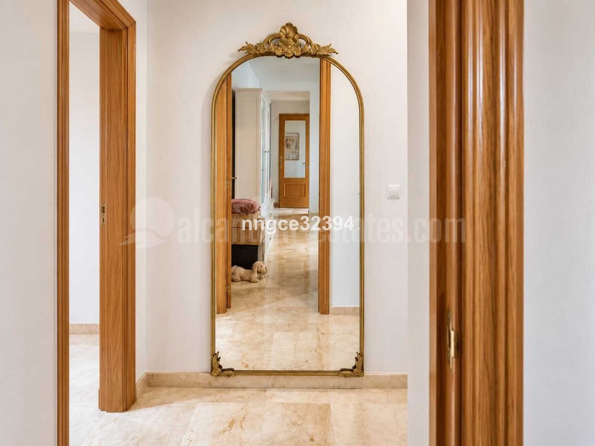 Ground Floor Apartment in Benahavis