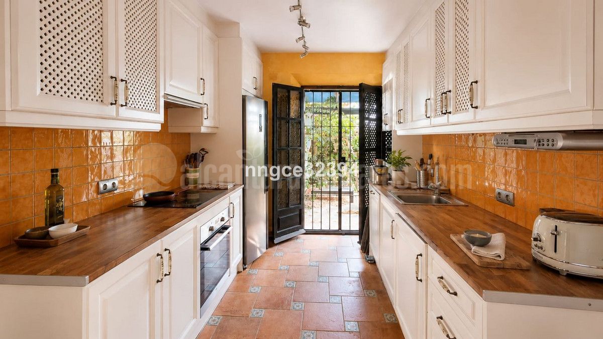 Town House in Nueva Andalucia, Marbella