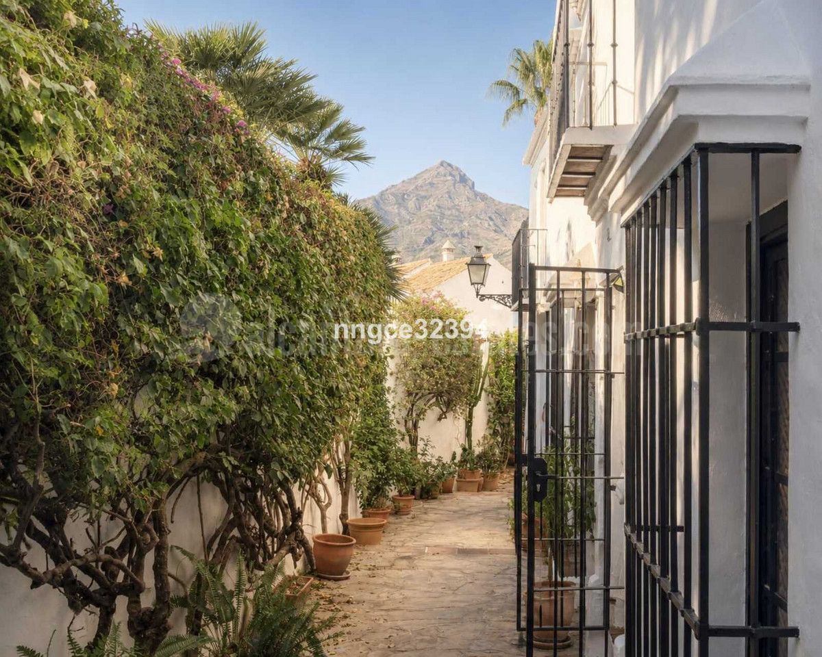 Town House in Nueva Andalucia, Marbella
