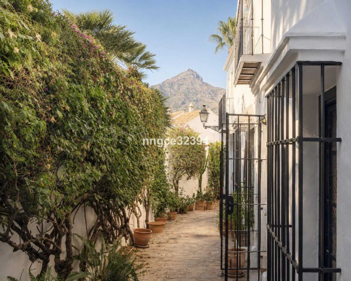 Town House in Nueva Andalucia, Marbella