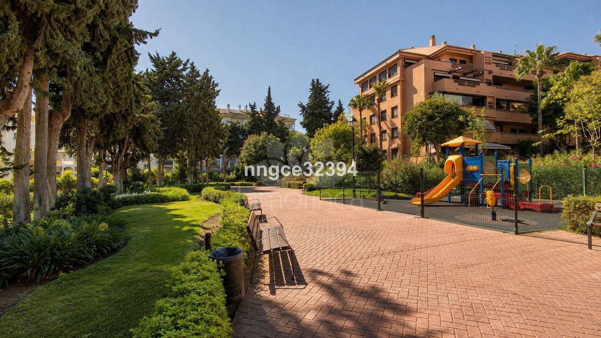 Apartment in Marbella Golden Mile, Marbella