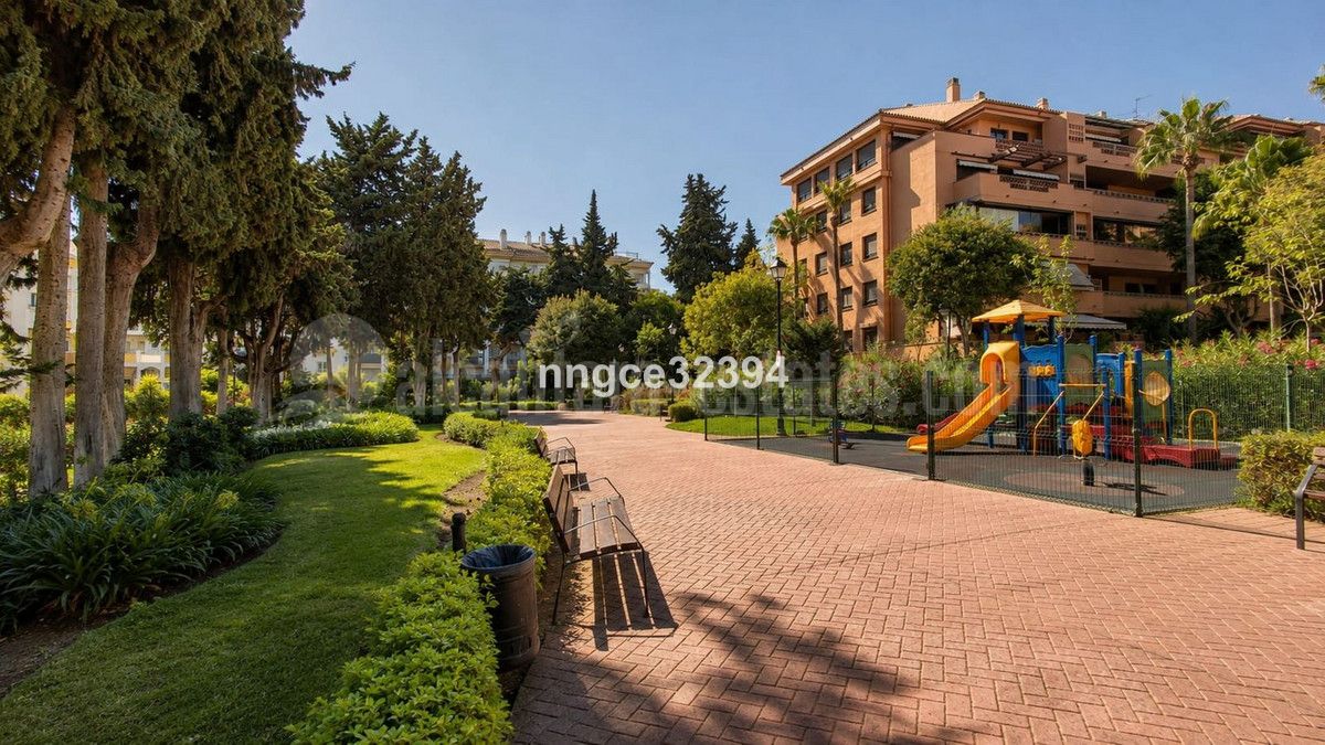 Apartment in Marbella Golden Mile, Marbella