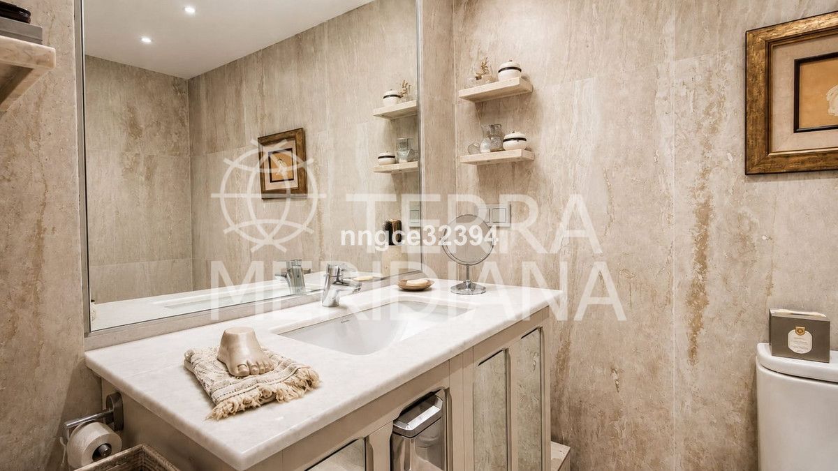 Apartment in Marbella Golden Mile, Marbella