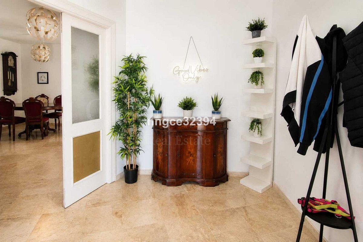 Penthouse in New Golden Mile, Estepona
