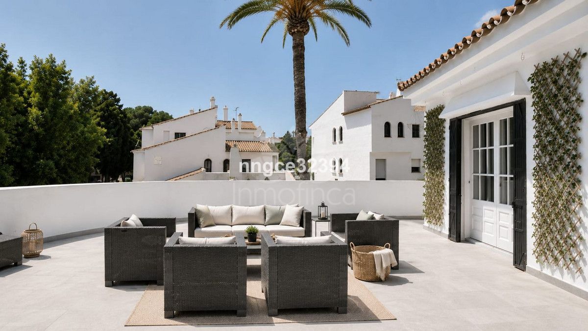 Penthouse in New Golden Mile, Estepona