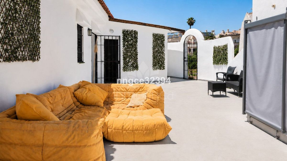 Penthouse in New Golden Mile, Estepona