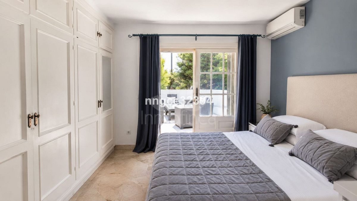 Penthouse in New Golden Mile, Estepona