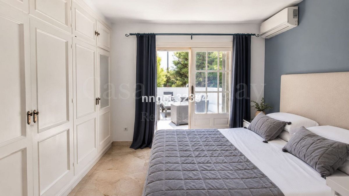 Penthouse in New Golden Mile, Estepona