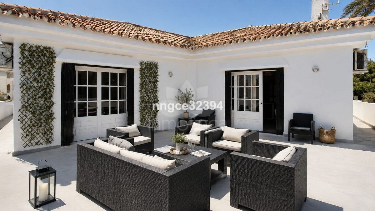 Penthouse in New Golden Mile, Estepona