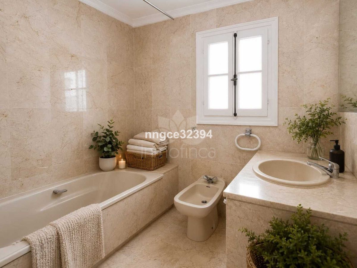 Penthouse in New Golden Mile, Estepona
