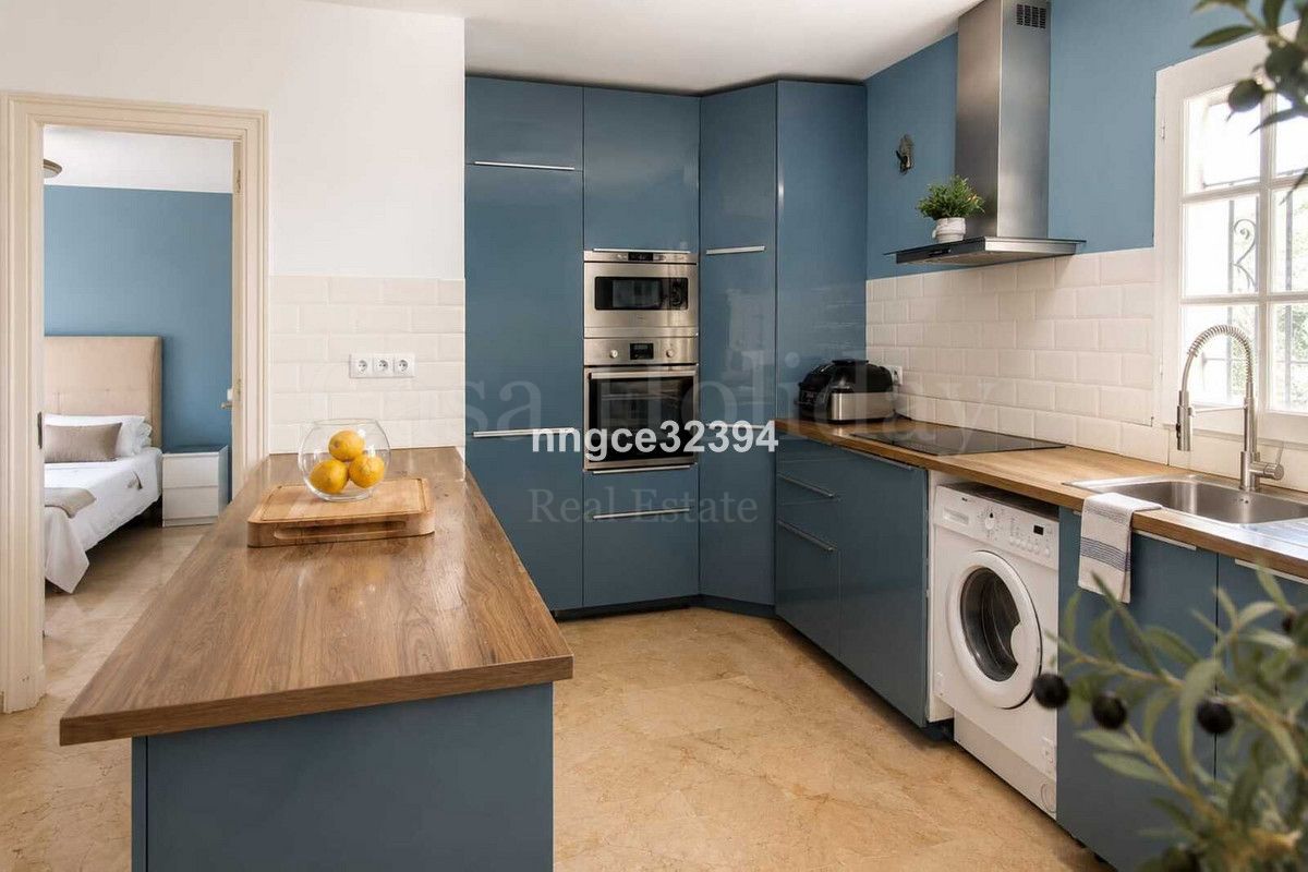 Penthouse in New Golden Mile, Estepona