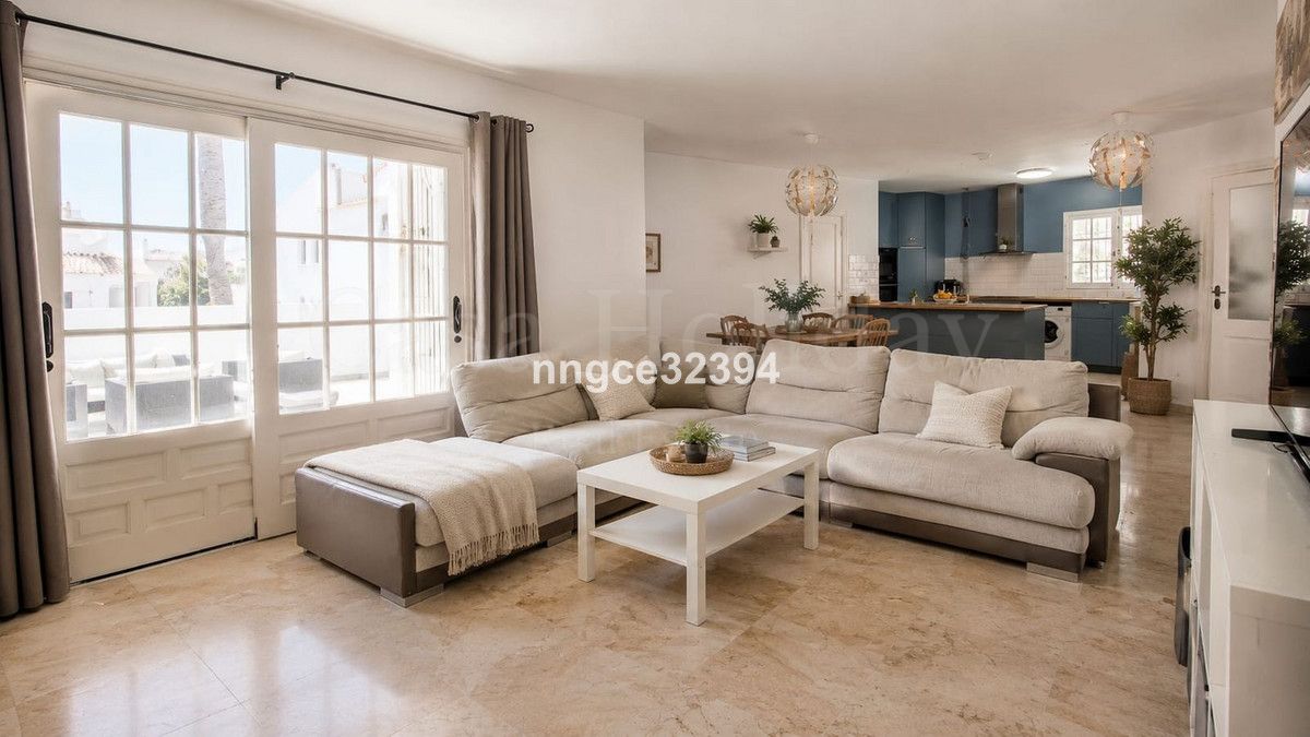 Penthouse in New Golden Mile, Estepona