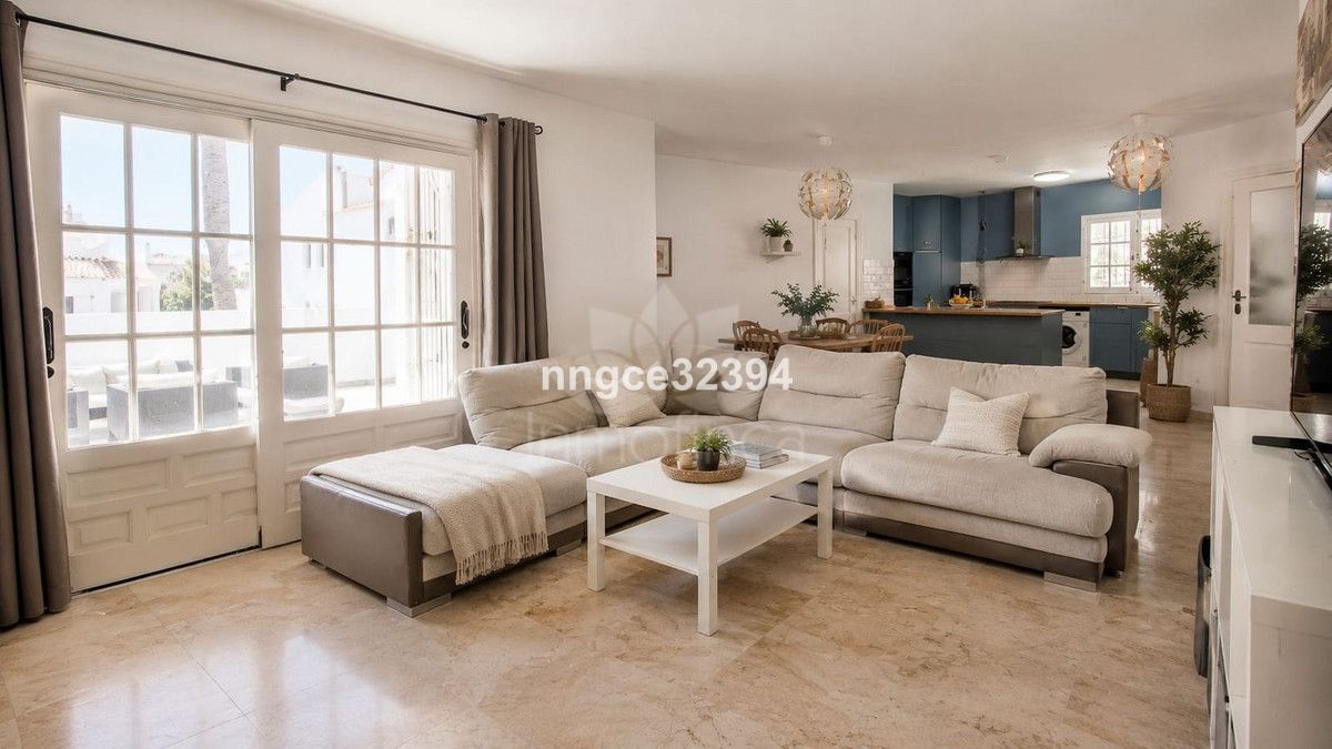 Penthouse in New Golden Mile, Estepona