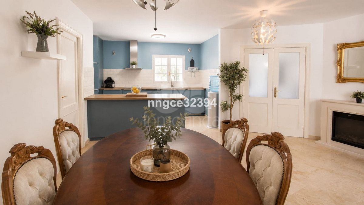 Penthouse in New Golden Mile, Estepona