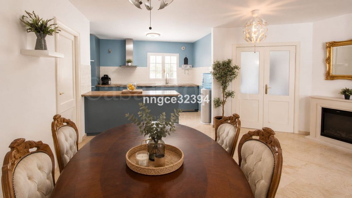 Penthouse in New Golden Mile, Estepona