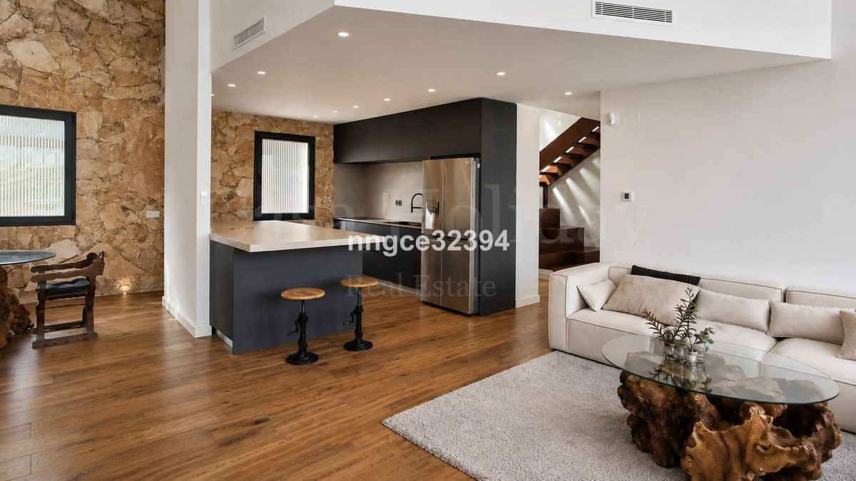Villa in New Golden Mile, Estepona
