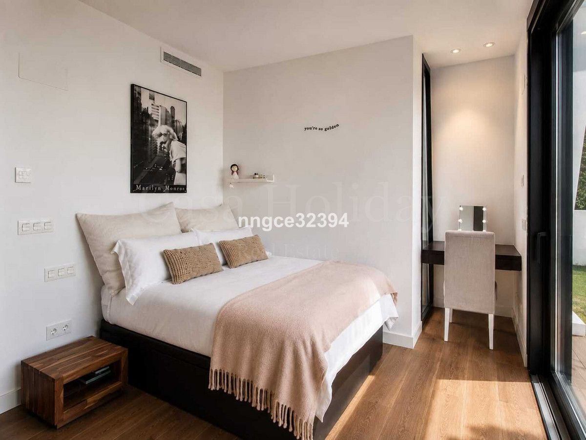 Villa in New Golden Mile, Estepona