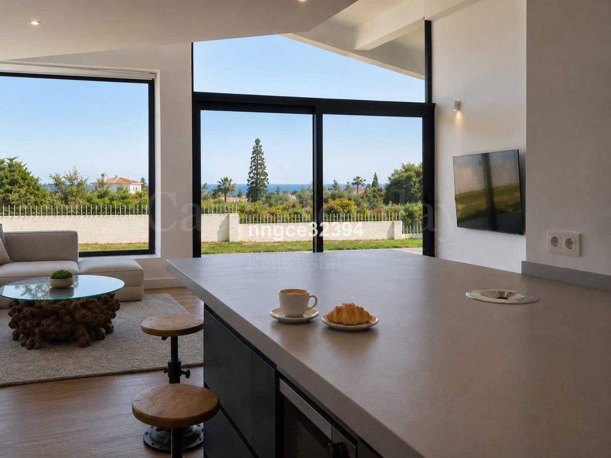 Villa in New Golden Mile, Estepona