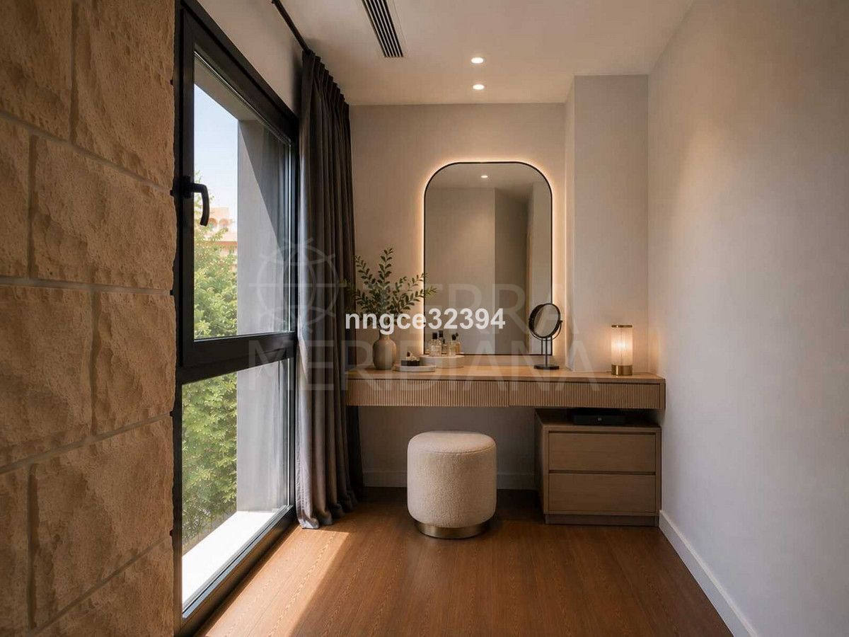 Villa in New Golden Mile, Estepona