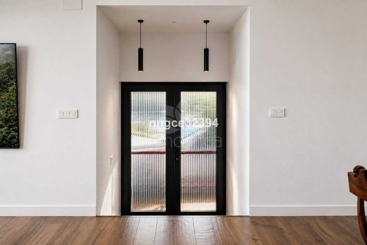 Villa in New Golden Mile, Estepona