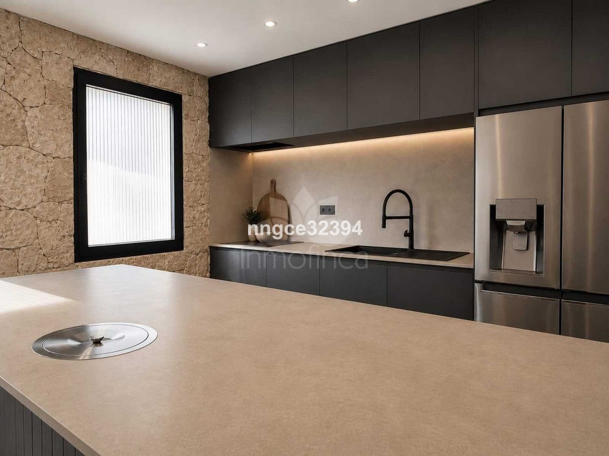 Villa in New Golden Mile, Estepona