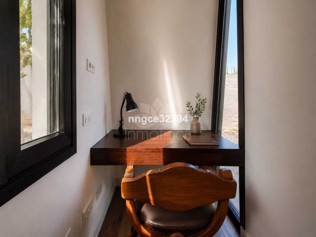 Villa in New Golden Mile, Estepona