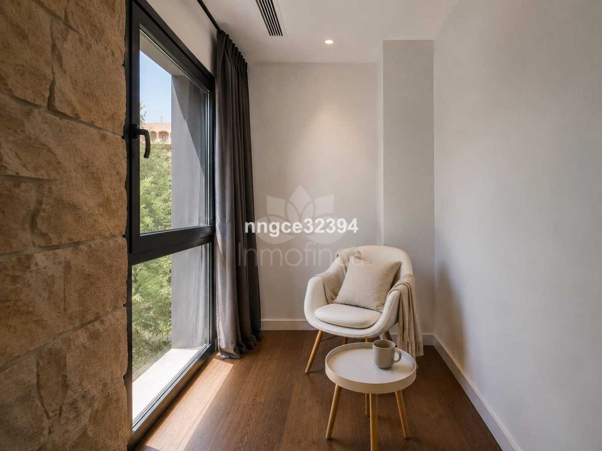Villa in New Golden Mile, Estepona