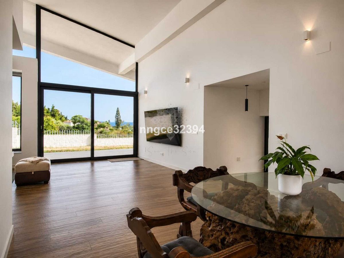 Villa in Bel Air, Estepona