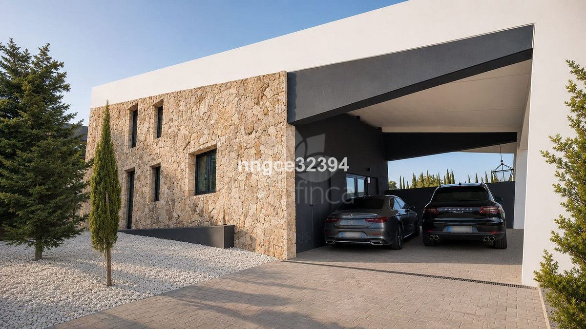Villa in New Golden Mile, Estepona