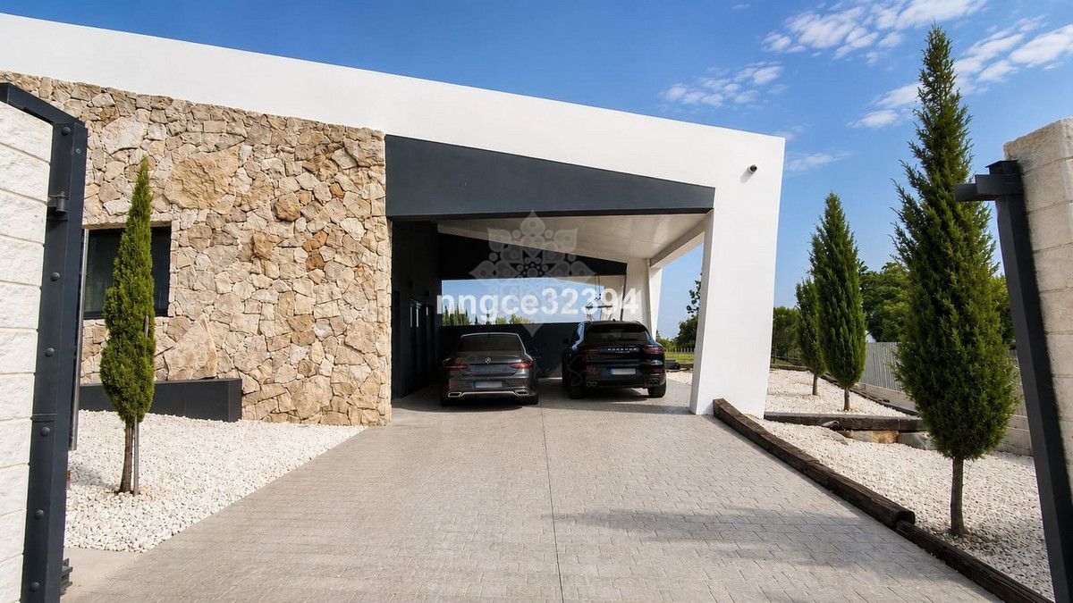 Villa in Bel Air, Estepona