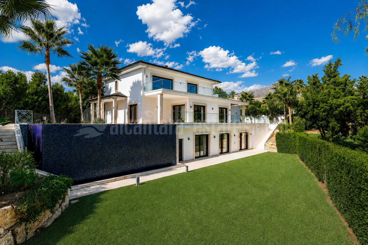 Villa in Nueva Andalucia, Marbella