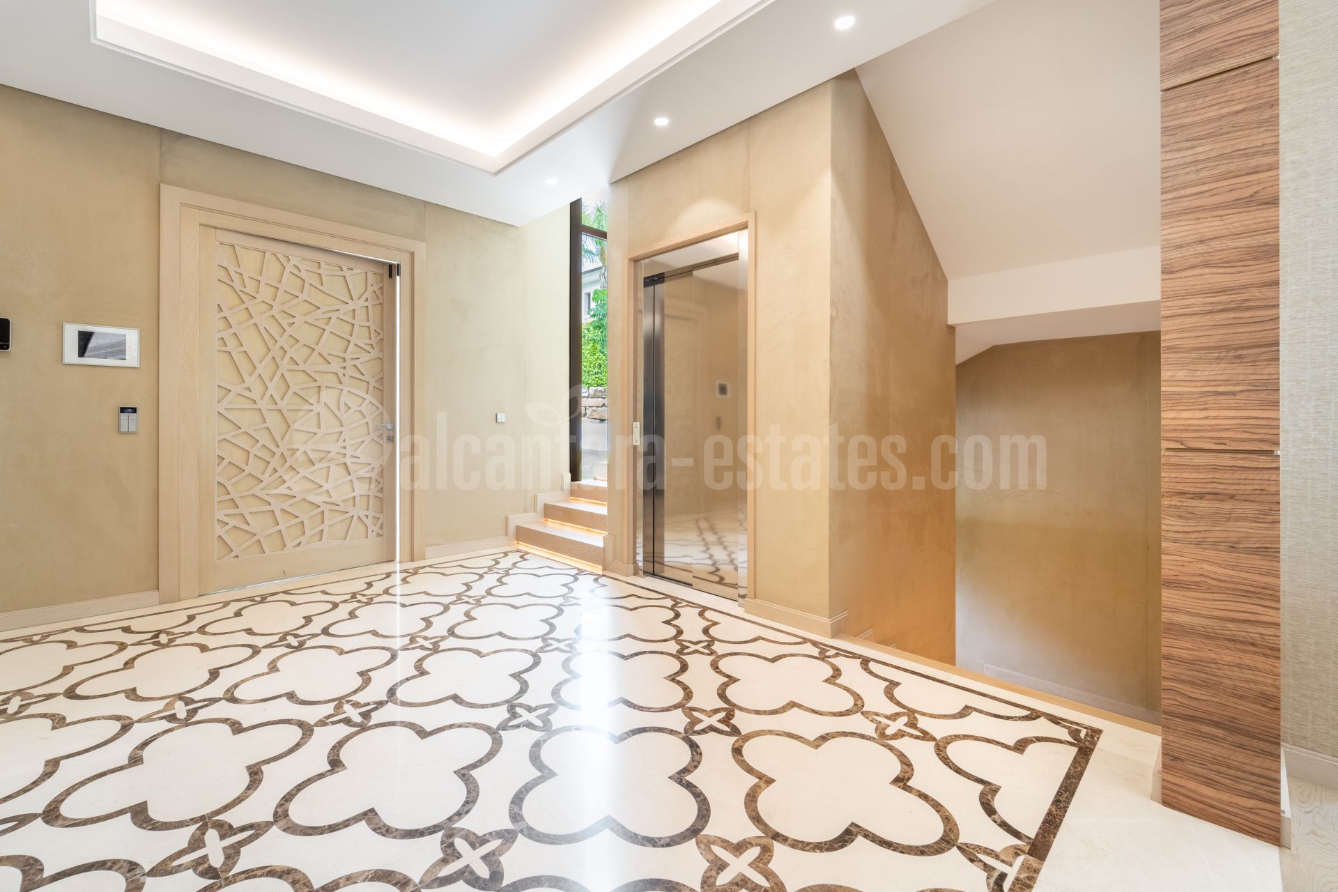Villa in Nueva Andalucia, Marbella