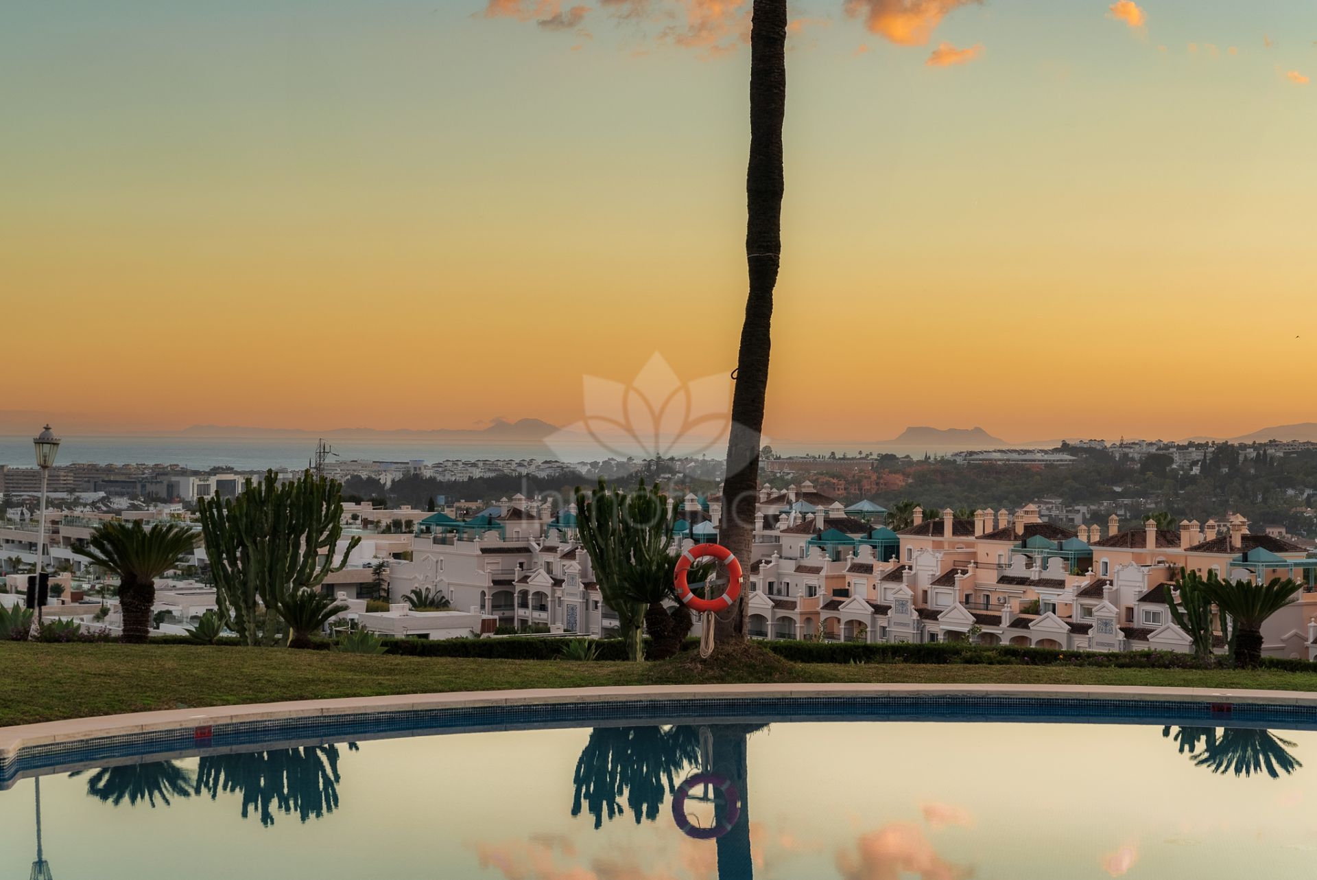 Apartamento en Las Terrazas de Las Lomas, Marbella