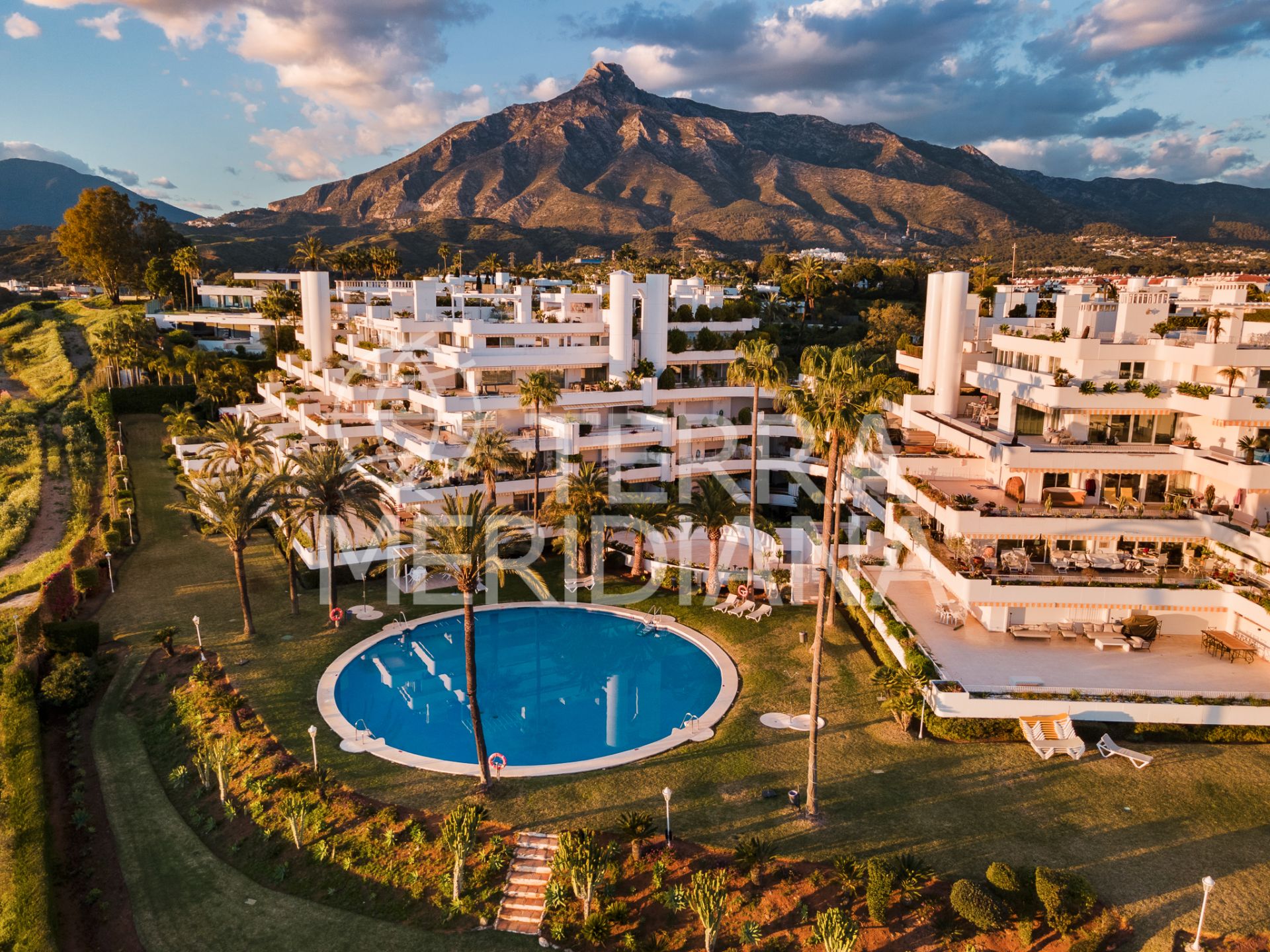 Apartment in Las Terrazas de Las Lomas, Marbella