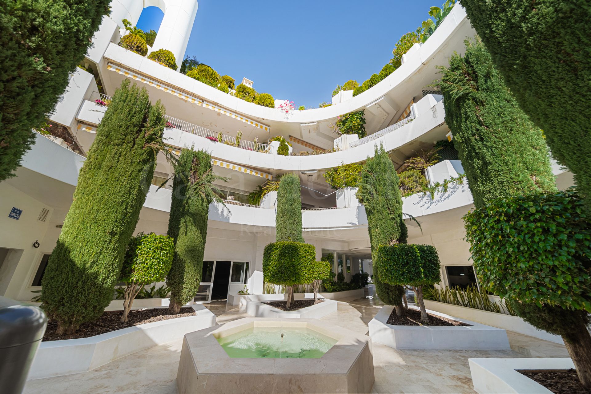 Apartamento en Las Terrazas de Las Lomas, Marbella