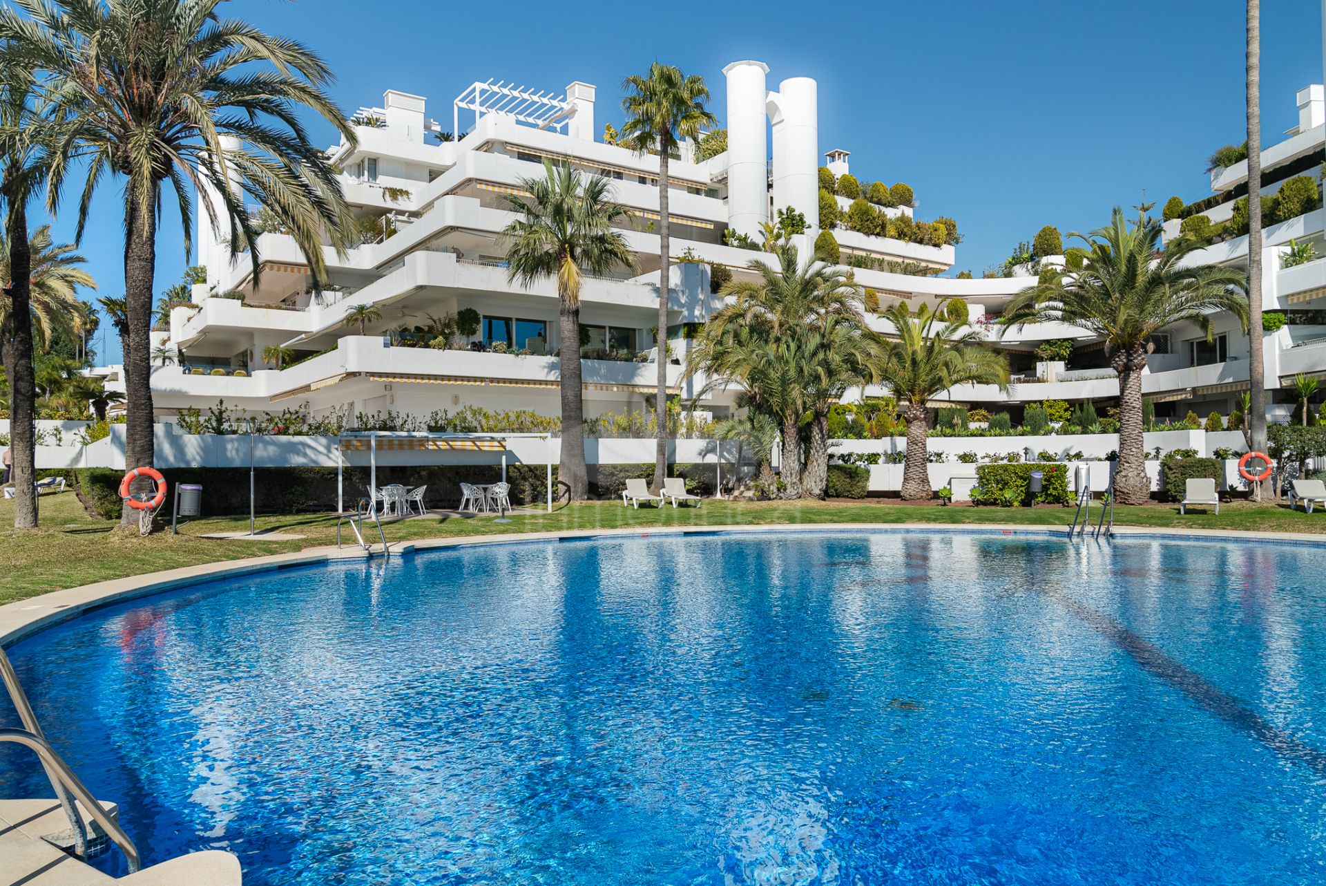 Apartamento en Las Terrazas de Las Lomas, Marbella