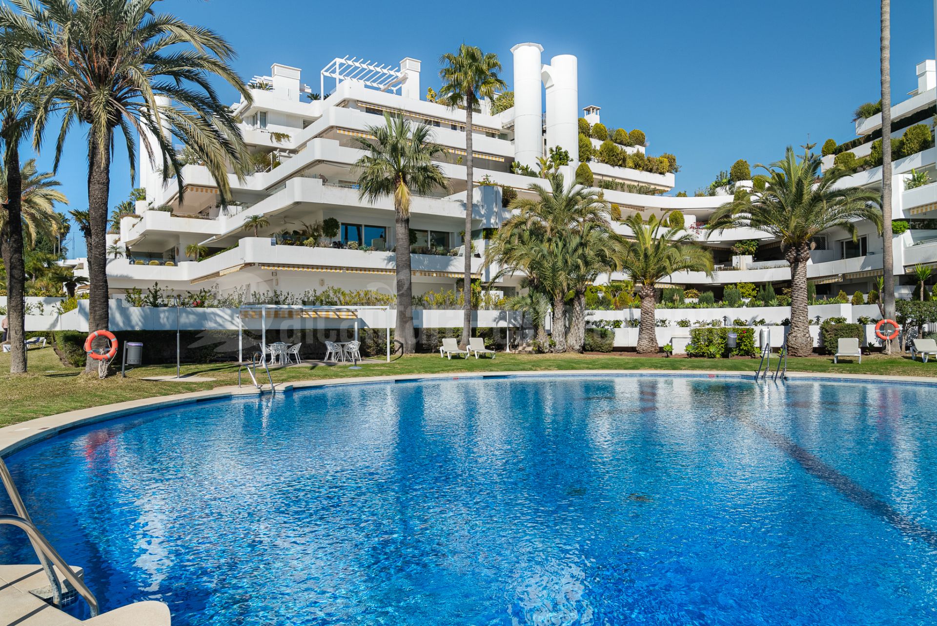 Apartamento en Las Terrazas de Las Lomas, Marbella