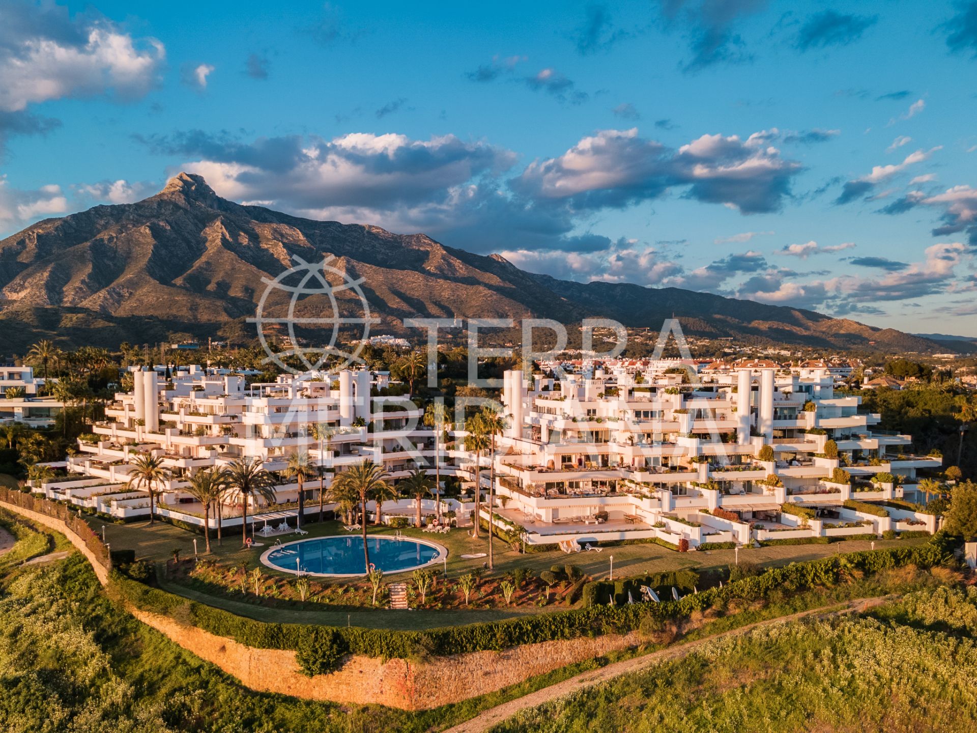Apartment in Las Terrazas de Las Lomas, Marbella