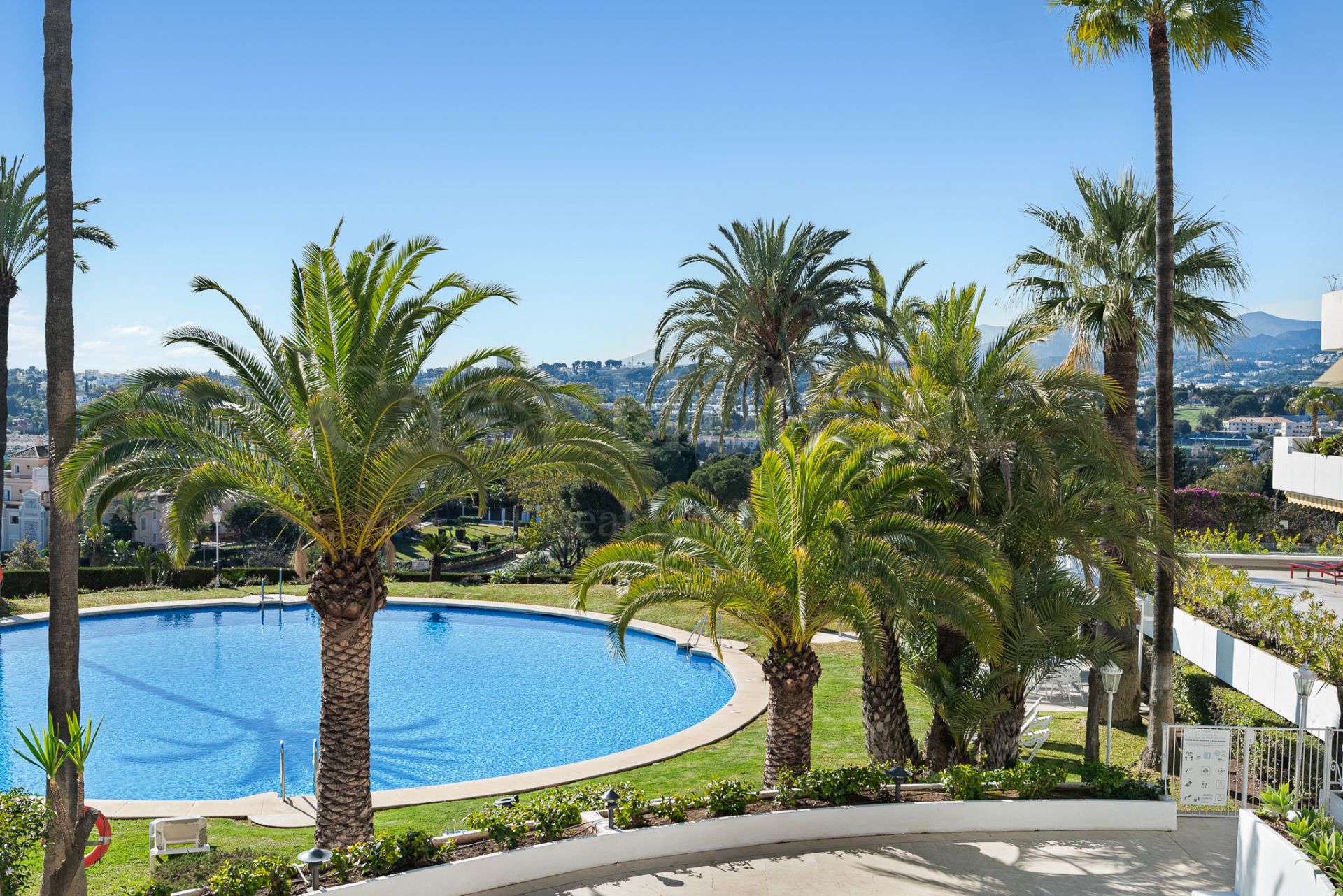 Apartamento en Las Terrazas de Las Lomas, Marbella