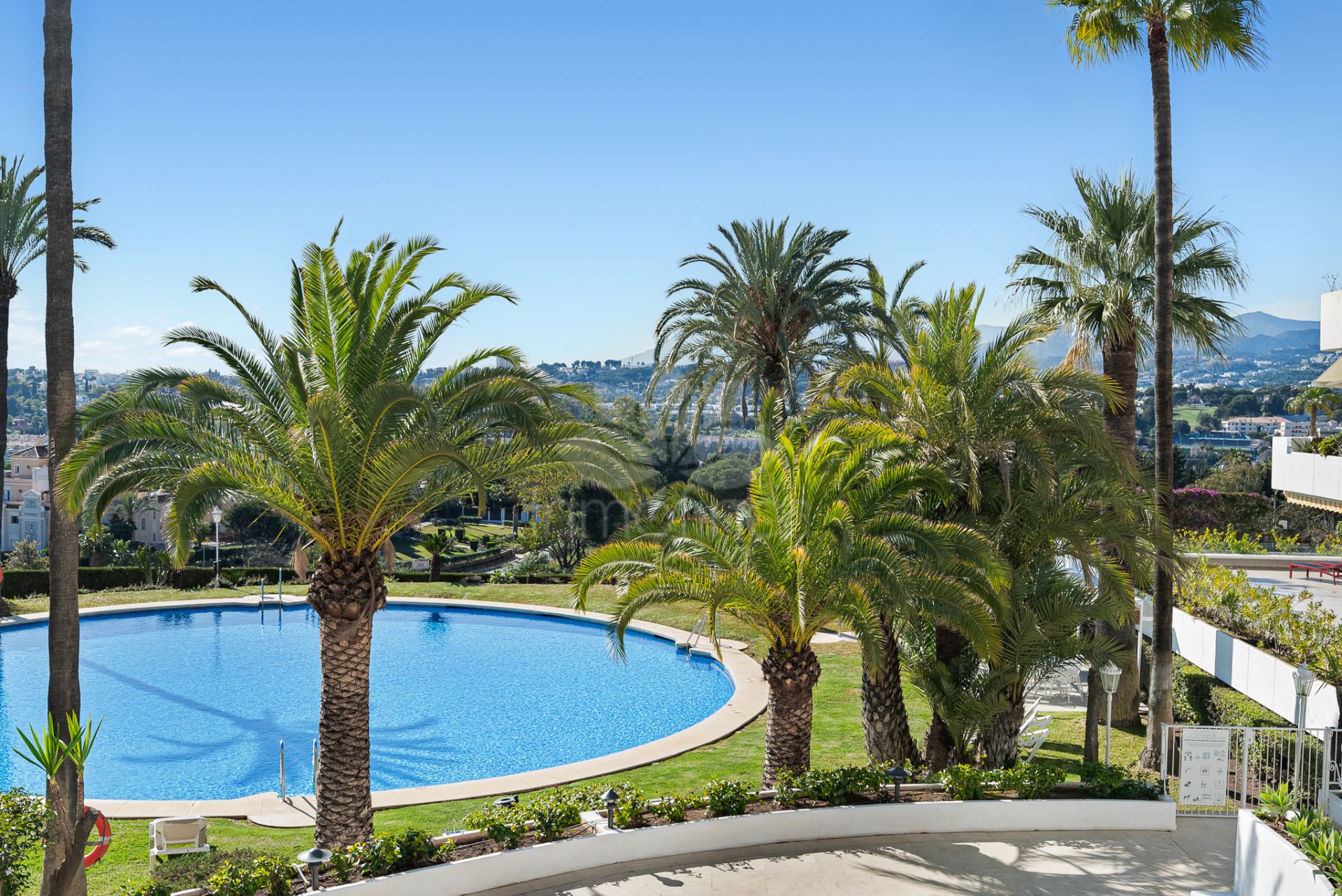 Apartamento en Las Terrazas de Las Lomas, Marbella