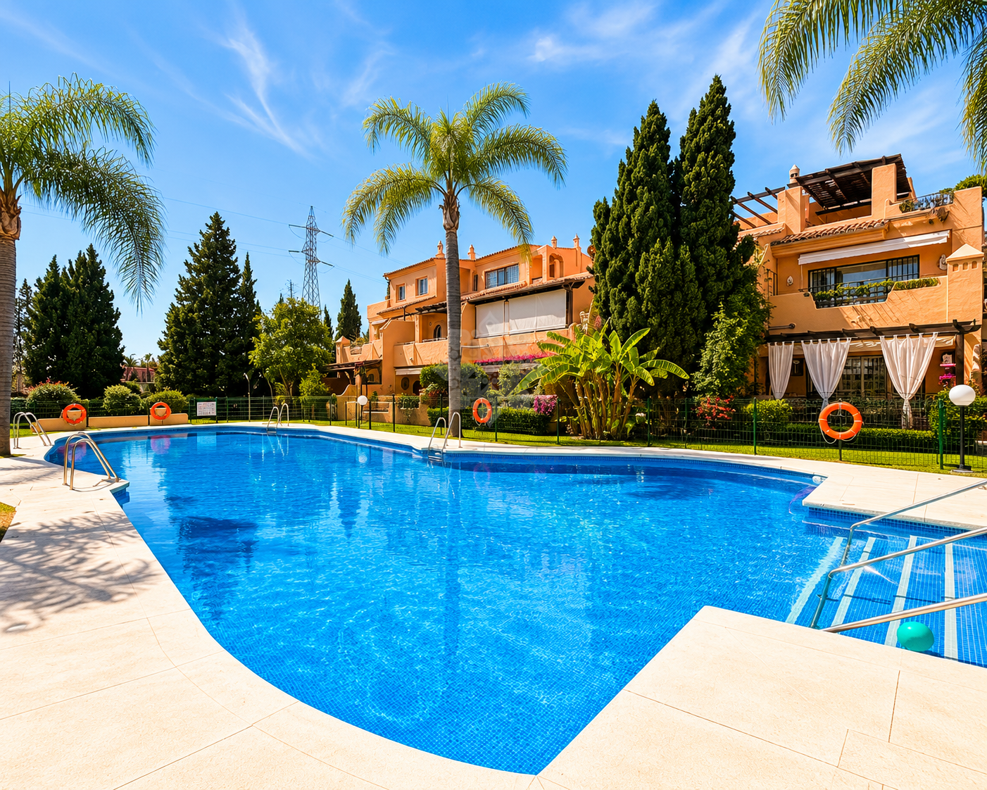 Town House in Oasis de Nagüeles, Marbella