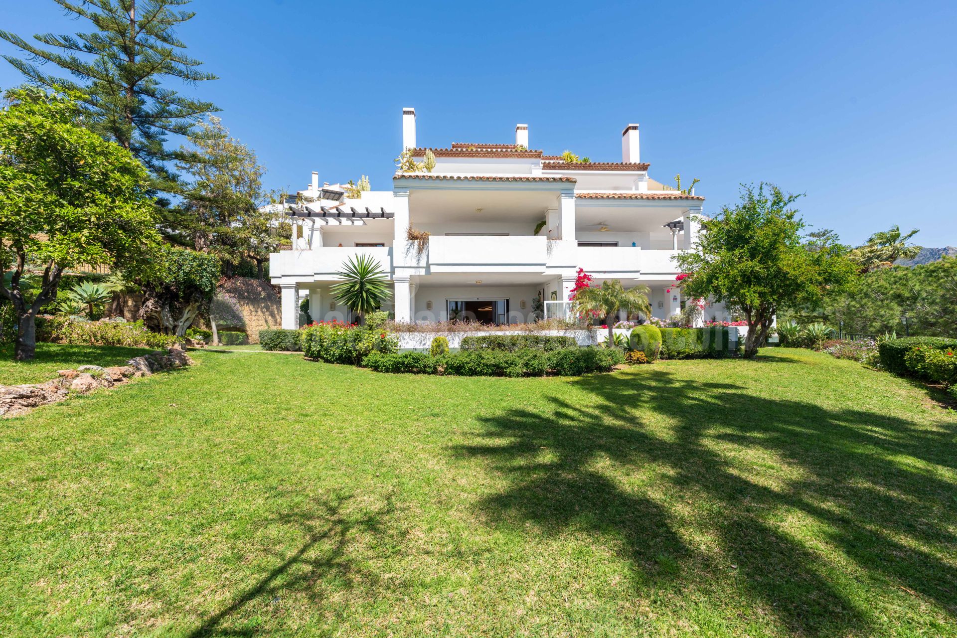 Apartamento Planta Baja en Monte Paraiso Country Club, Marbella