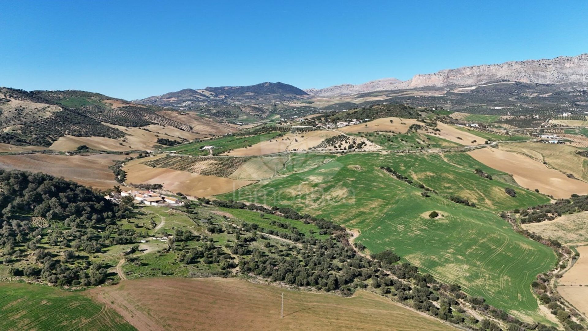 Cortijo en Villanueva de la Concepción