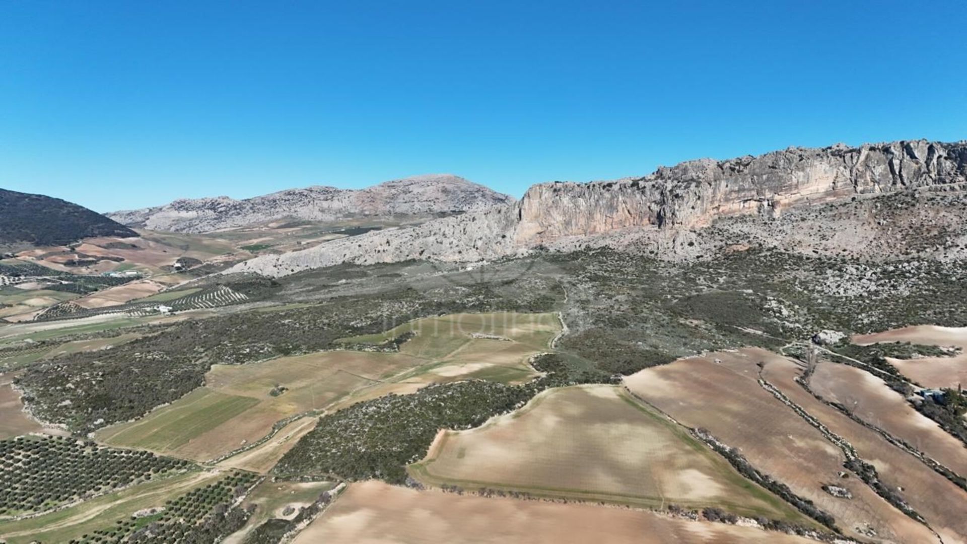 Cortijo en Villanueva de la Concepción